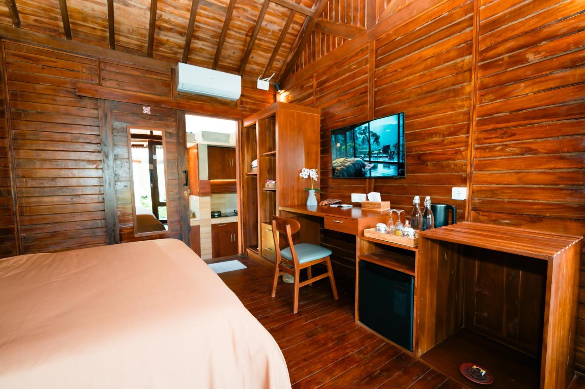 Ngesil Private Joglo & Pool Hotel Ubud  Exterior photo